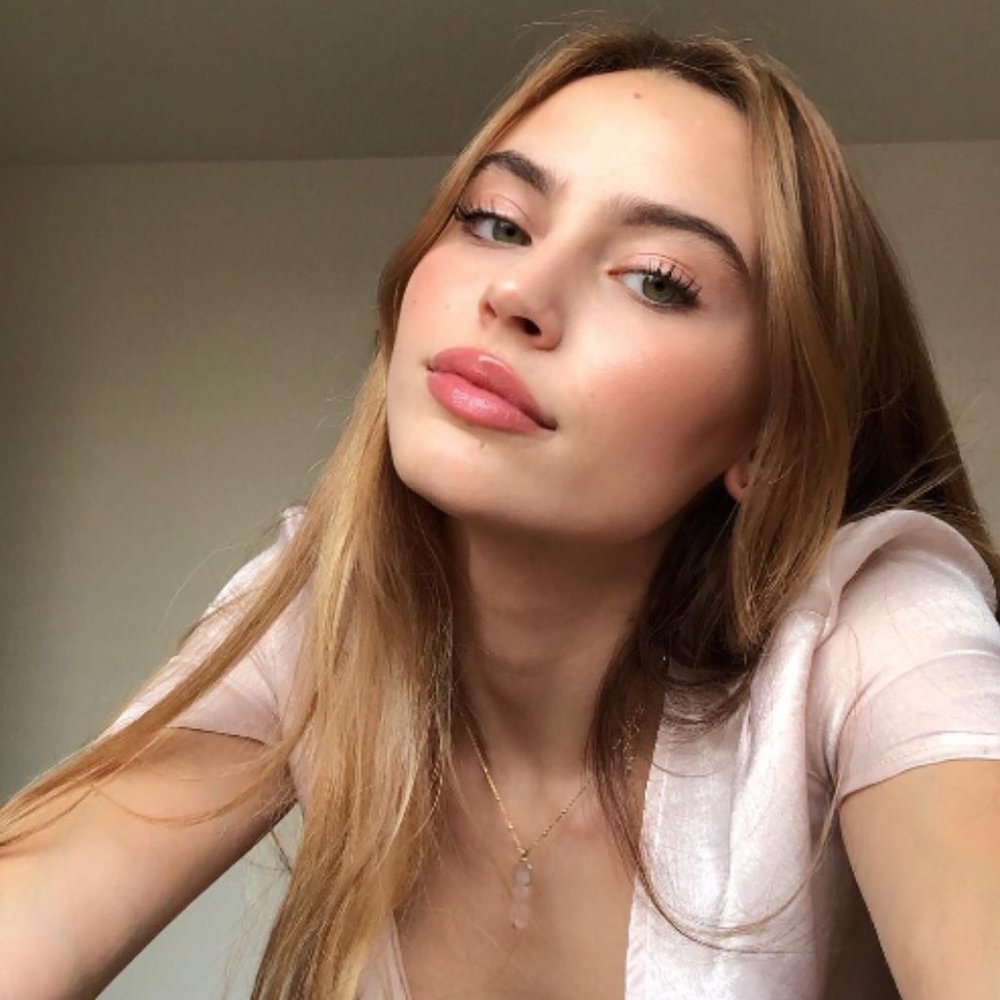 Meet your Posher, Macarena